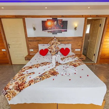 Gera - 1 Bedroom With Jacuzzi In Kalkan Villa *