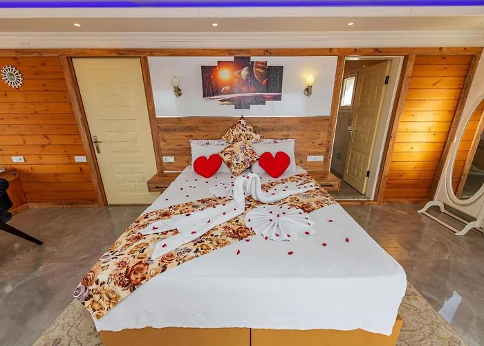 Gera - 1 Bedroom With Jacuzzi In Kalkan Villa *
